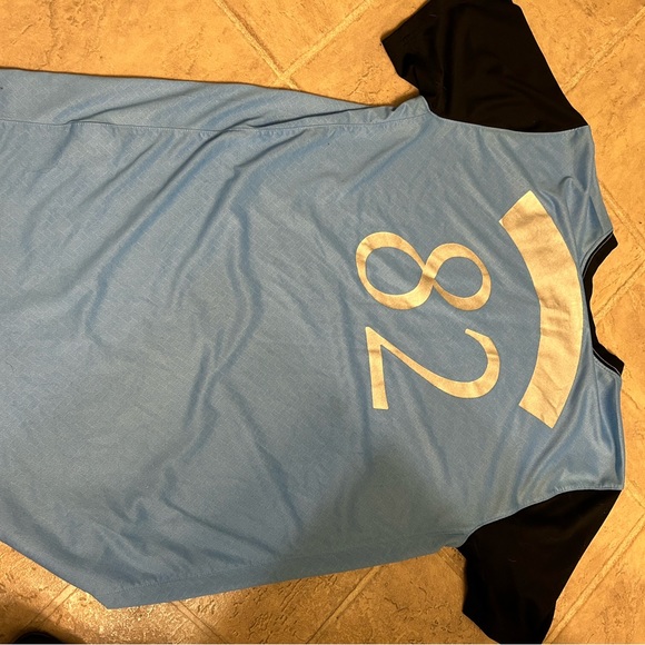 Nike Dri Fit - Picture 2 of 3